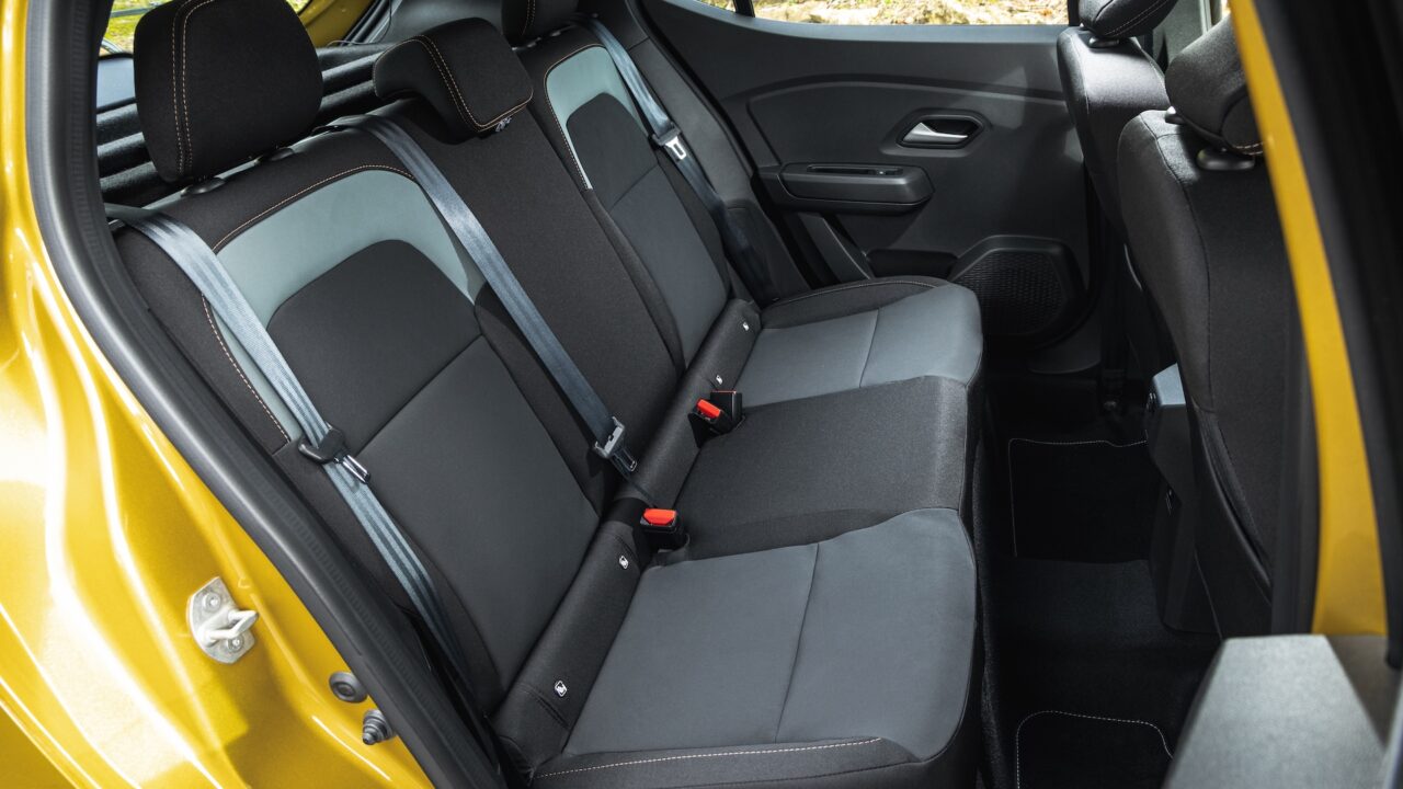 Amplio asiento trasero en el Dacia Sandero