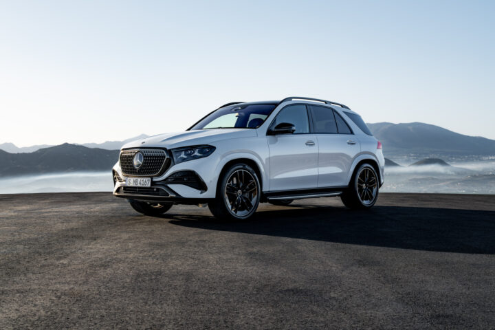 Mercedes-Benz GLE krijgt facelift: sterren, schermen en elektrificatie ...