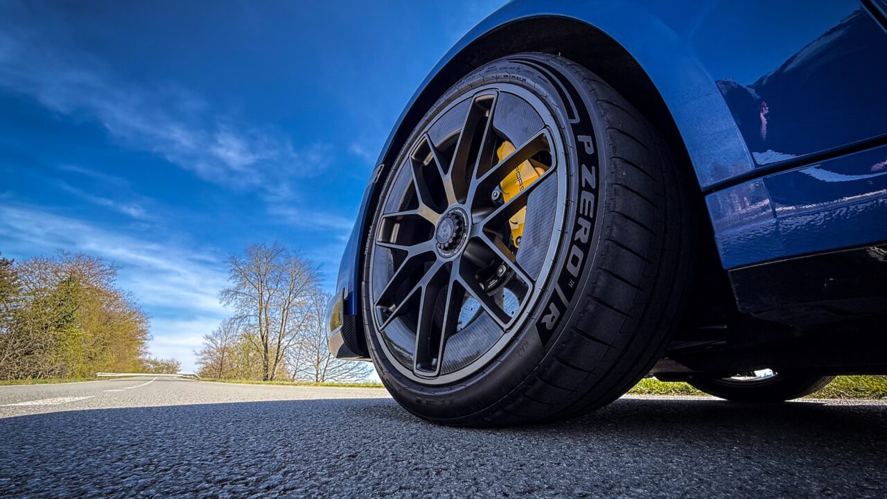 Prachtige wielen onder dit exemplaar!