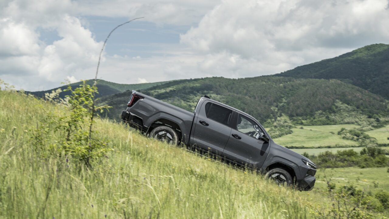 Toyota Hilux Electric 2026