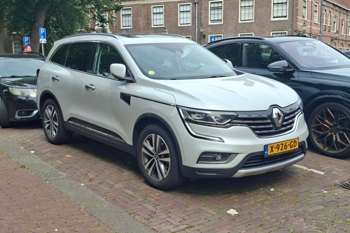 Gespot: een Renault Koleos uit 2018 ...