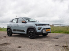 Review Dacia Spring (2026) – hoeveel EV krijg je voor 18.000 euro? ...