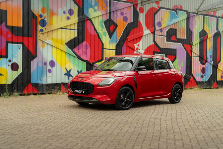 Wie jarig is, trakteert: Suzuki viert 60 jaar met speciale Swift ...