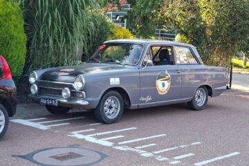 Gespot: een Ford Cortina 1200 uit 1965 ...