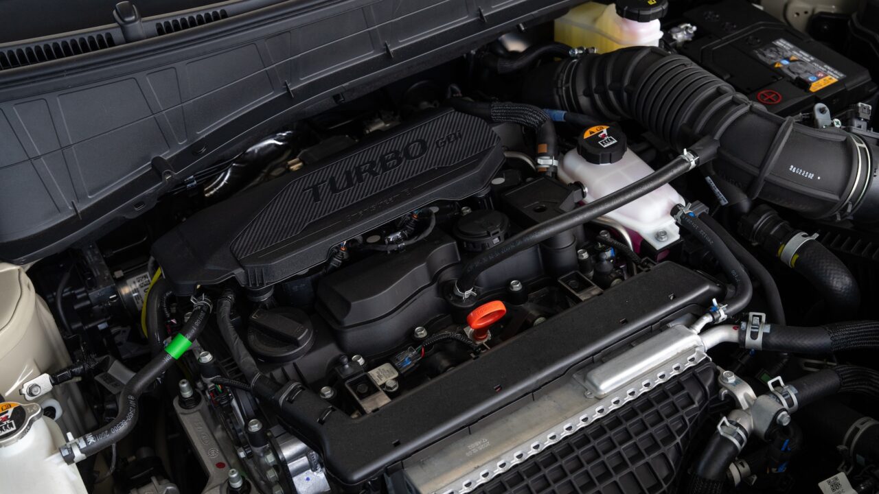 Dit is de turbobenzinemotor. Die krijgen wij in Nederland niet.