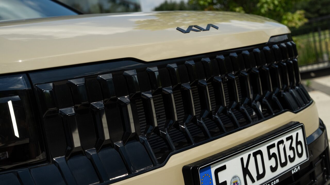 De grille van de Kia Seltos valt lekker op.