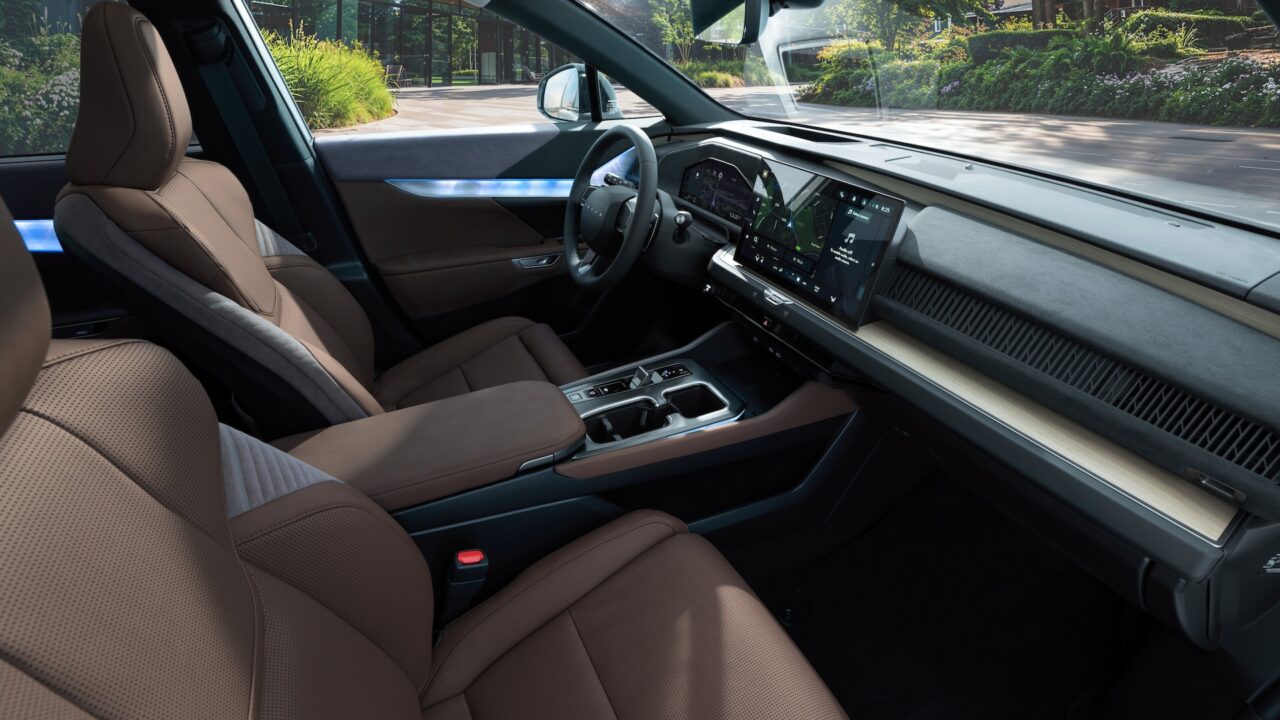 Interieur Lexus TZ