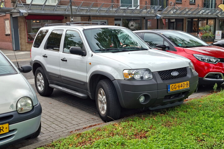 Gespot: een Ford Escape uit 2005 ...