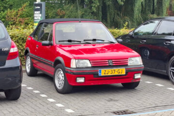 Gespot: een Peugeot 205 CTi uit 1991 ...