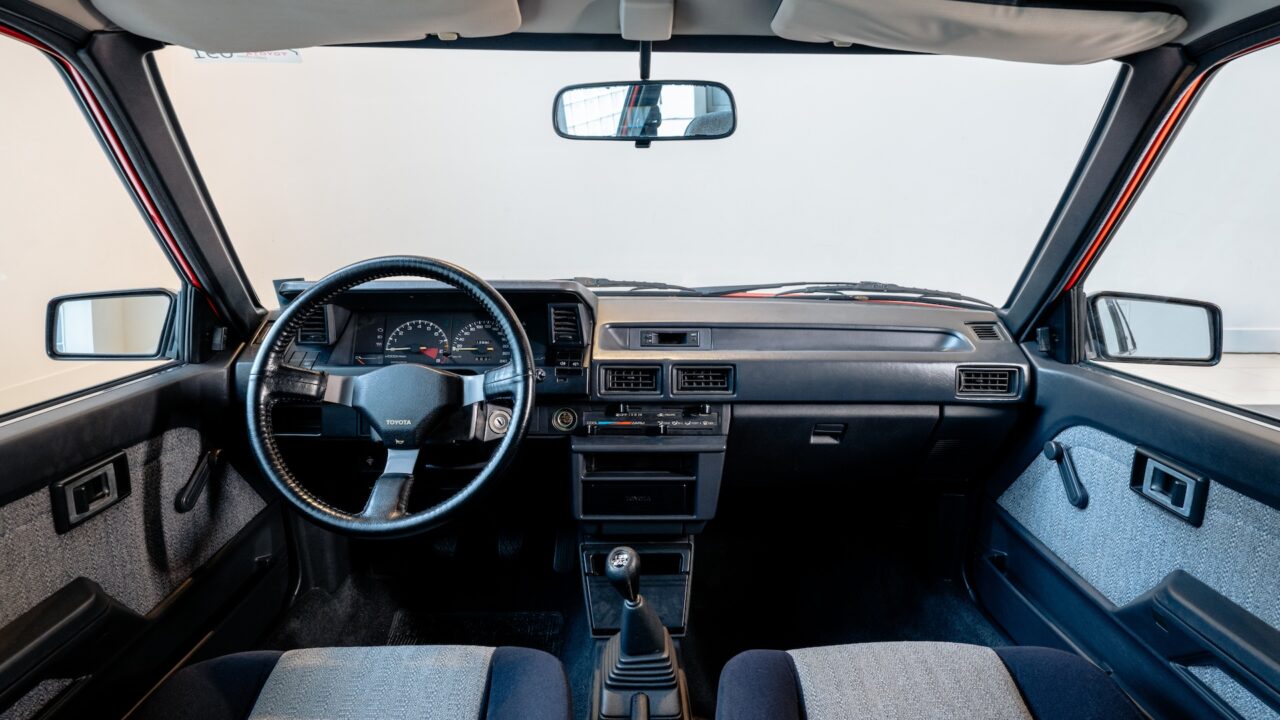 De Toyota Corolla AE82
