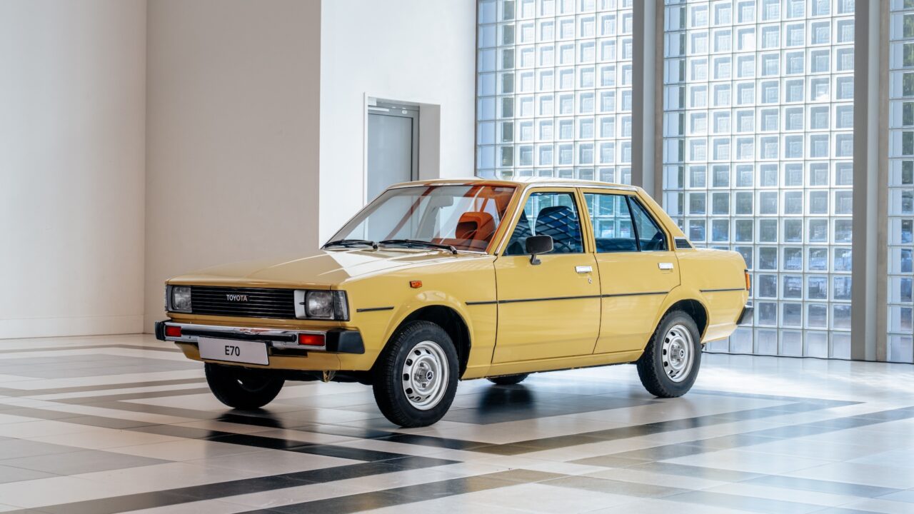 De Toyota Corolla E70