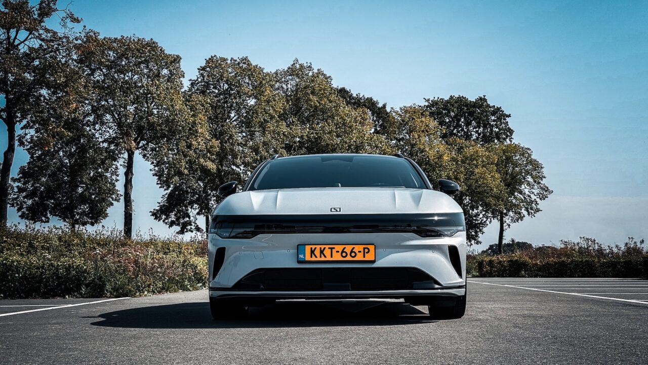 Het front van de Zeekr 7GT