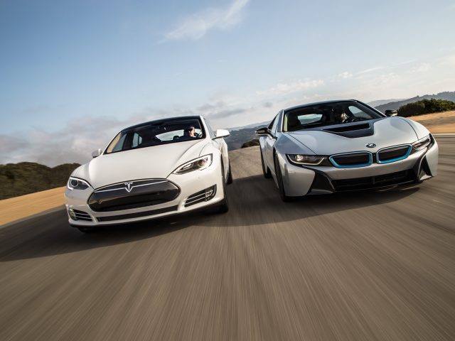 Mogelijke samenwerking BMW en Tesla ...