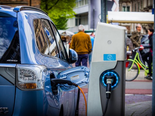 EV-nieuws: Subsidiestrijd elektrische auto’s & levenslang gratis snellade ...
