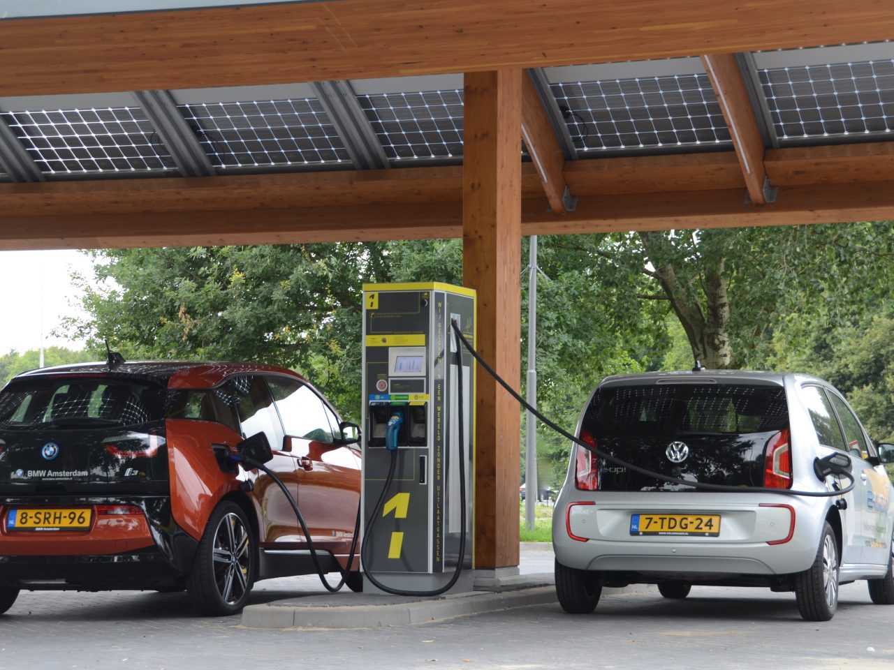 Autoverkoop stijgt, EV-verkoop daalt ...