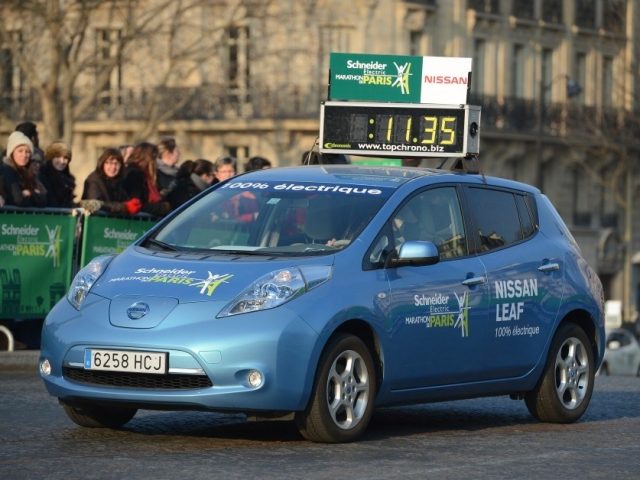 Nissan LEAF ‘loopt’ Dam tot Damloop ...