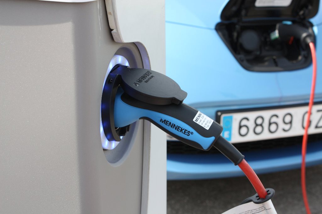 “Elektrisch rijden in Benelux makkelijker maken” ...