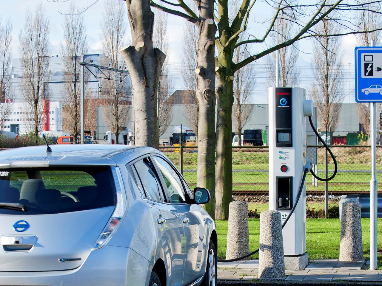 Pomphouders tegen komst snelladers snelweg ...
