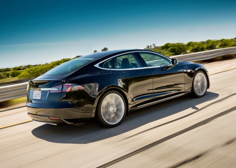 MAN koopt Tesla met Bitcoins ...