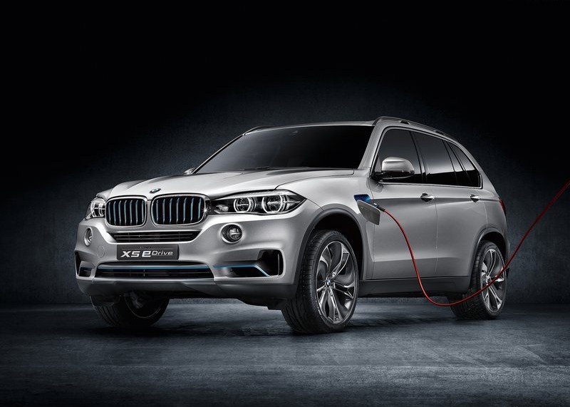 Ook BMW X5 aan de stekker ...