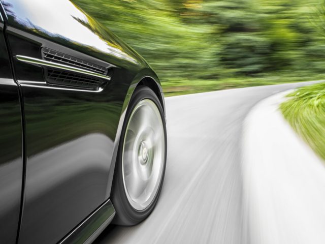 Draadloos opladen toekomst voor elektrische auto-industrie? ...