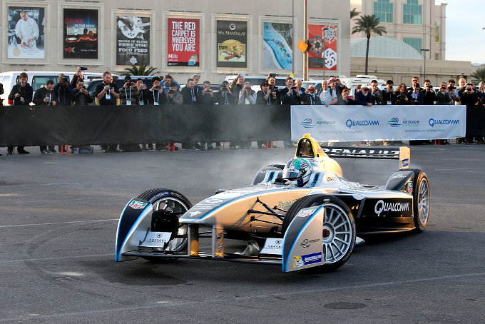 Eerste Formula E auto maakt debuut in Las Vegas ...