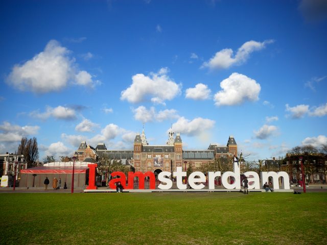 Regio Amsterdam plaatst duizend extra oplaadpunten ...