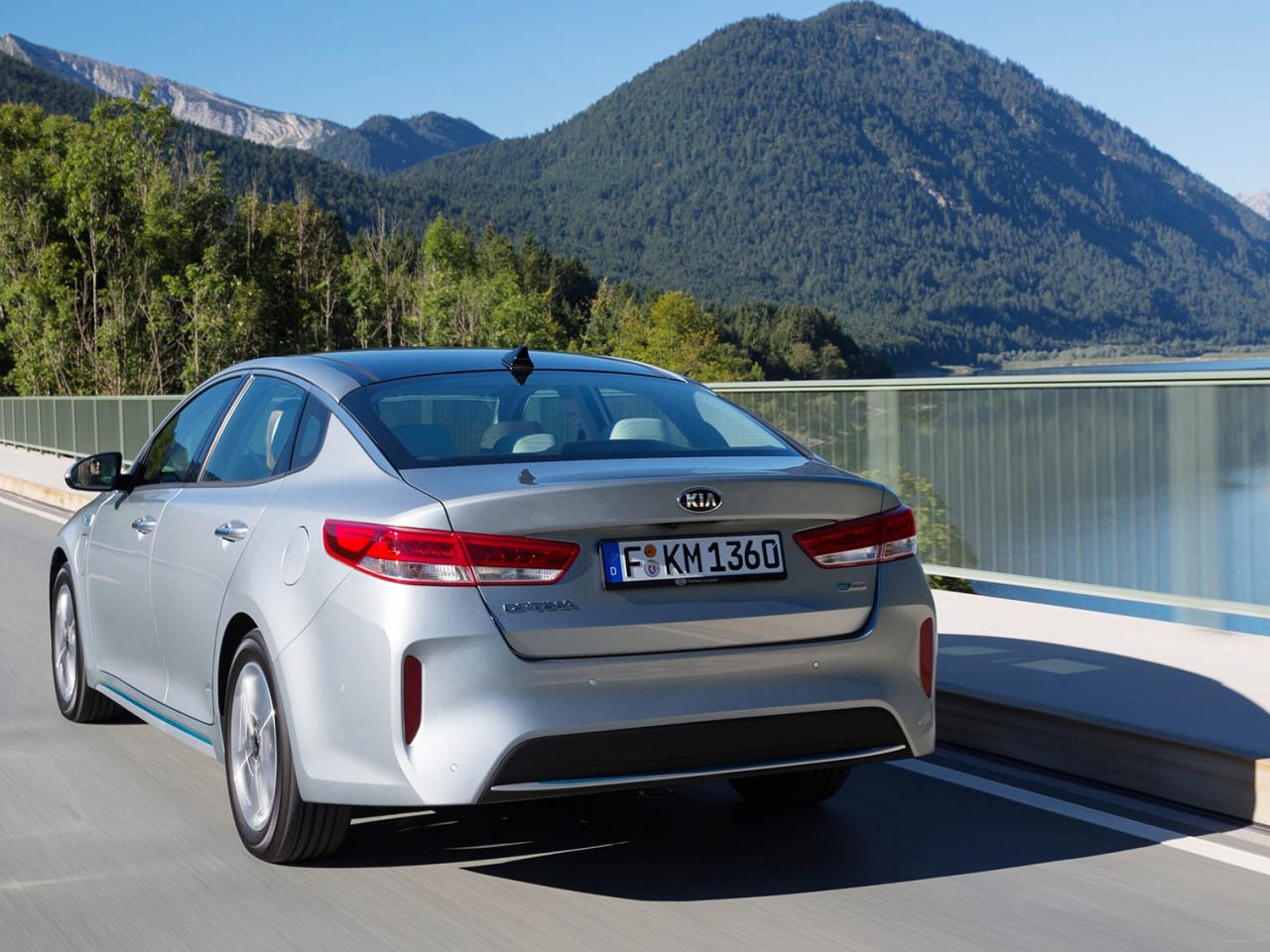 En de Kia Optima PHEV kost? ...