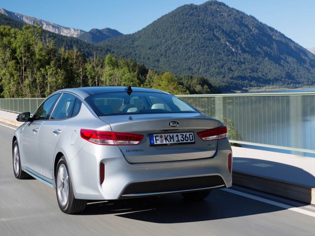 En de Kia Optima PHEV kost? ...