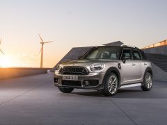 De eerste plug-in hybride van Mini ...