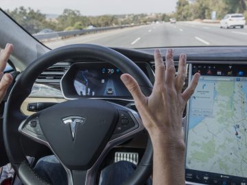 Zelfrijdende Tesla