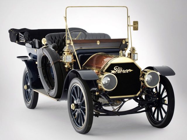 1909 Pierce-Arrow terug in New Yorks straatbeeld? ...