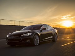 Tesla Model S en Model X parkeren zichzelf in ...