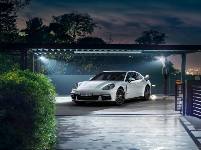 Porsche Panamera 4 E-Hybrid - 2018