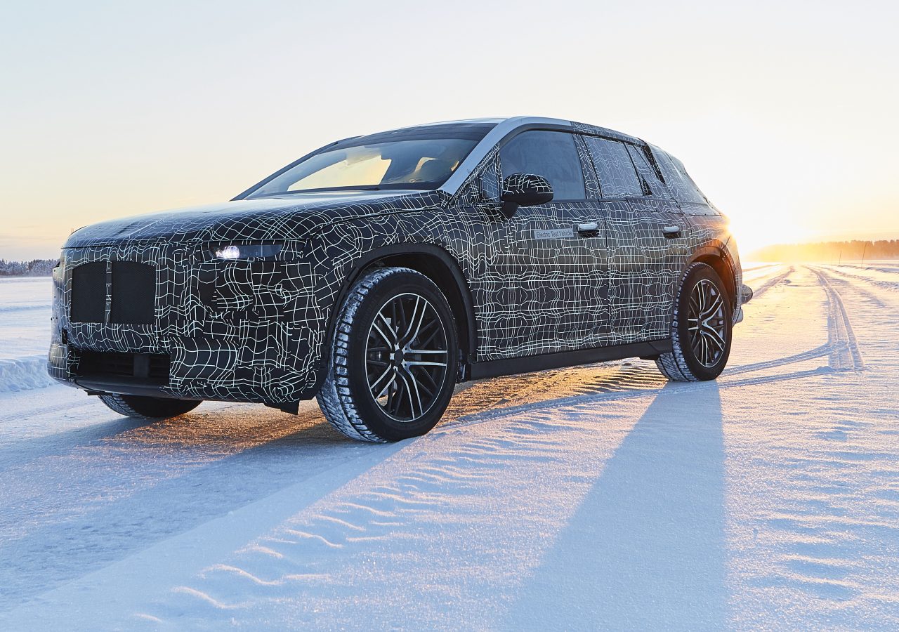 BMW iNEXT 2021