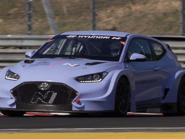 Deze Hyundai racer klinkt als een vliegtuig ...