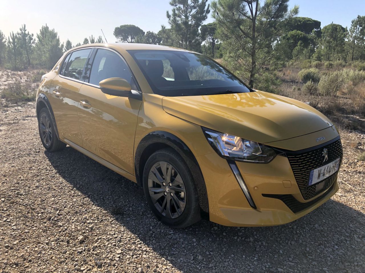Peugeot e-208