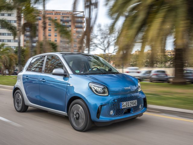 smart EQ forfour, steel blue, passion line, interior black fabric with blue tops ...