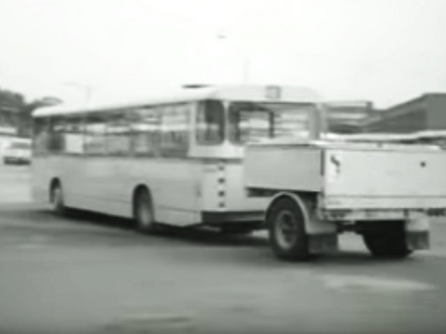 Terug naar 1977, een autobus op batterijen! – VIDEO ...
