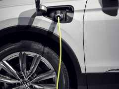 Volkswagen Tiguan eHybrid: 245 pk sterke stekkerhybride ...