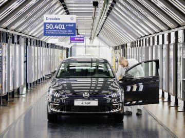 End of Production / Produktionsende vom E-Golf am 17.12.2020 in Glaeserne Manufa ...