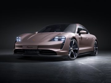 Porsche Taycan met achterwielaandrijving blijkt koopje ...