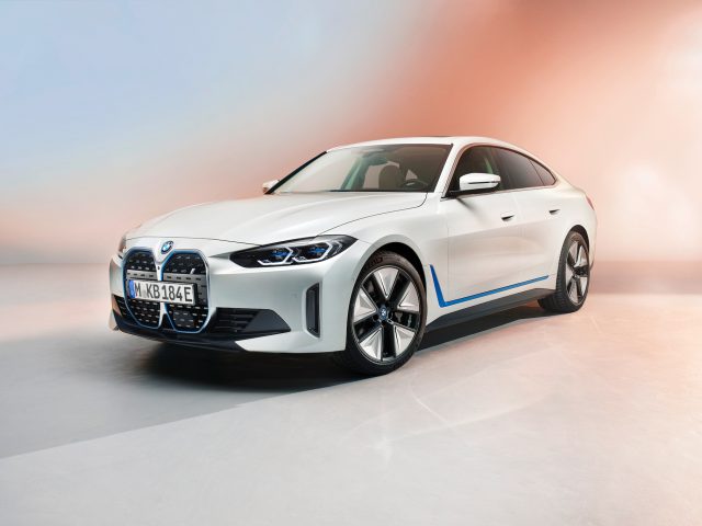 Eerste blik op productieversie BMW i4 ...