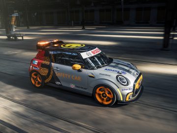 MINI Electric Pacesetter inspired by JCW aanzienlijk lichter ...