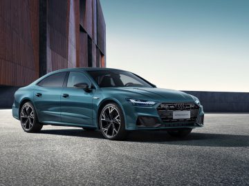 Static photo,
Colour: Avalon green metallic ...