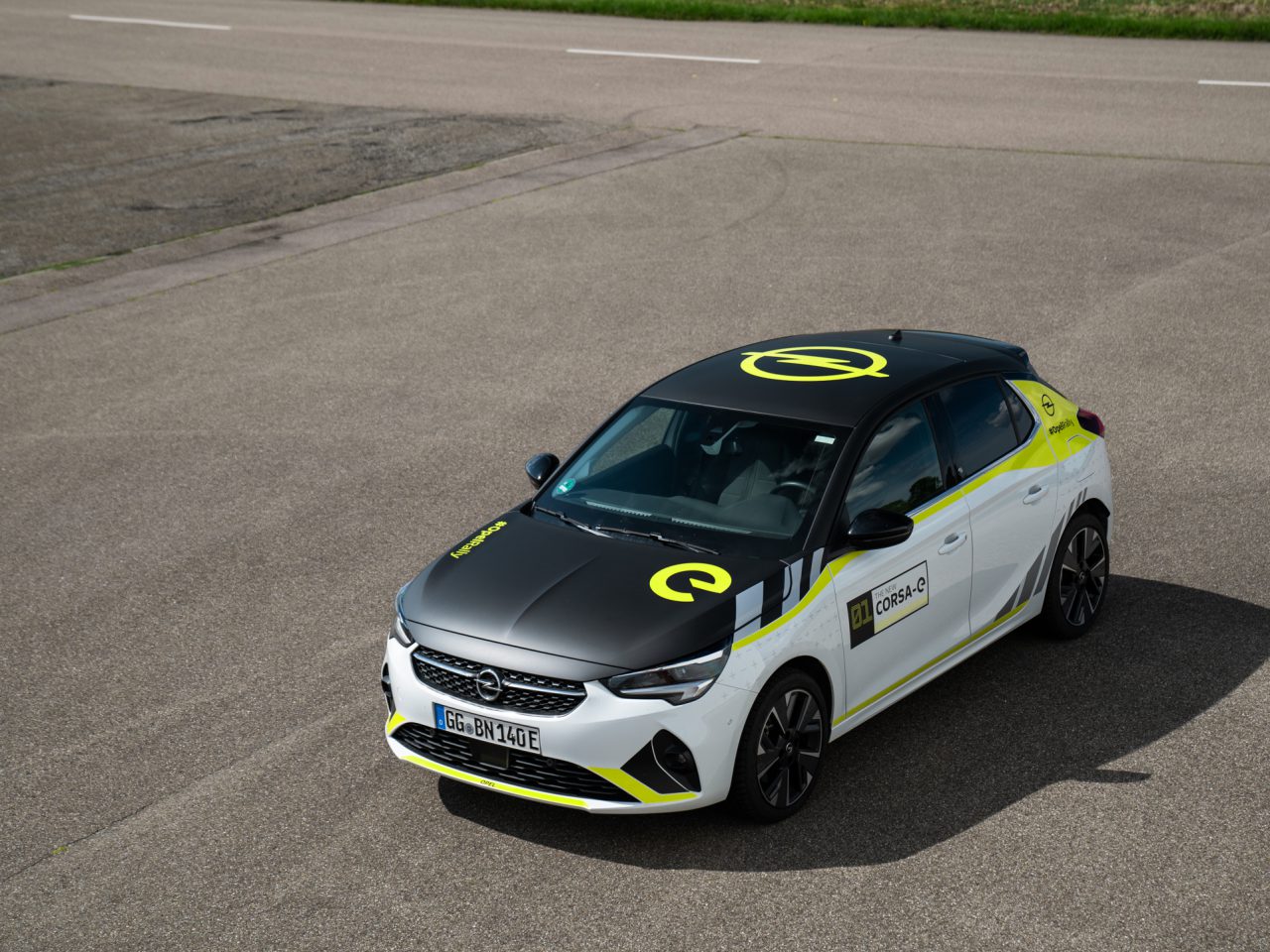 Geef je Opel Corsa-e de looks van een Corsa-e Rally ...