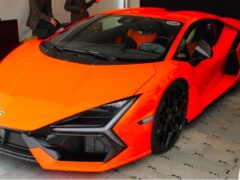 Lamborghini Revuelto oranje